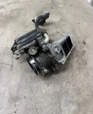 Volkswagen PASSAT B8 Throttle valve 04L128059AA 03G128063AA