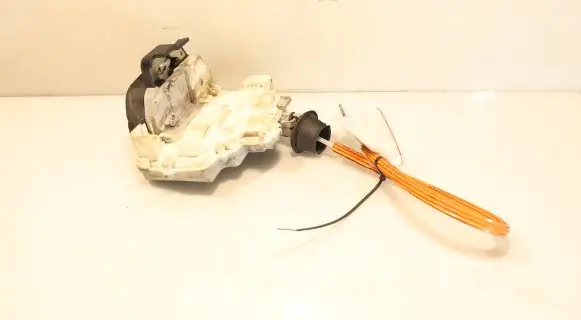 Audi A3 S3 8P Front door lock