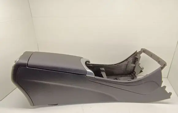 Mercedes-Benz EQC Center console
