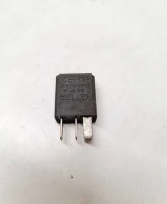 Volkswagen Golf Plus Other relay 7M0951253C 29201077