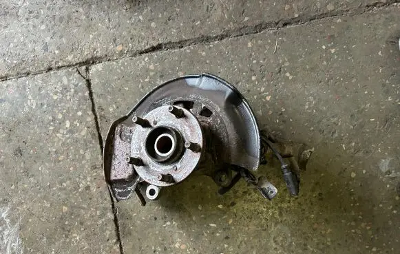 Toyota Verso Front wheel hub spindle knuckle