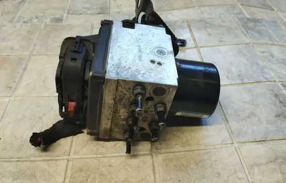 Volkswagen PASSAT B6 ABS Pump 3C0614109T 16705910 16705710K