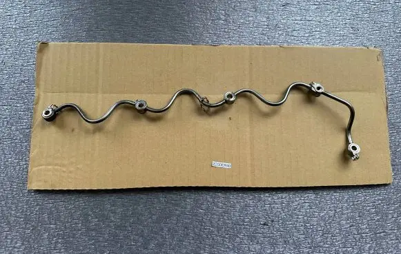 Nissan Patrol Y61 Fuel injector supply line/pipe 166702W201
