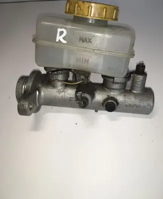 Nissan Navara D40 Master brake cylinder VK102