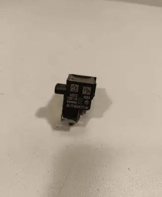 BMW 5 F10 F11 Airbag deployment crash/impact sensor 6577922417704 9224177