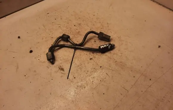Mazda 5 Fuel injector supply line/pipe 
