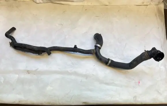 Skoda Superb B6 (3T) Engine coolant pipe/hose 5K0121087