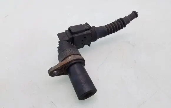 BMW 5 E39 Crankshaft position sensor 2247926