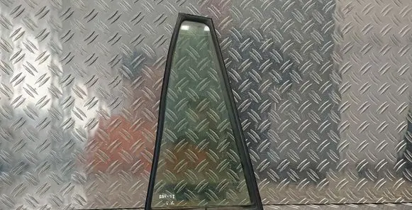 Toyota RAV 4 (XA30) Rear vent window glass 43R00122