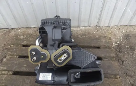 Ford Fiesta Interior heater climate box assembly 8V51-19B555-EM