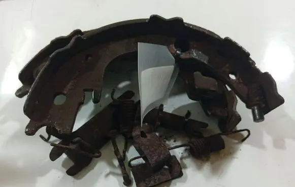 Toyota Avensis T250 Handbrake/parking brake pads 