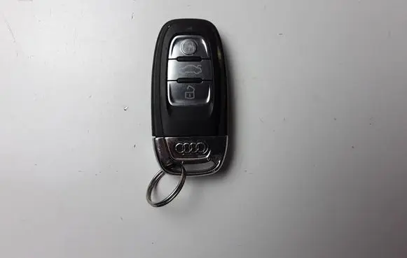 Audi A4 S4 B8 8K Ignition key/card AUDIA4