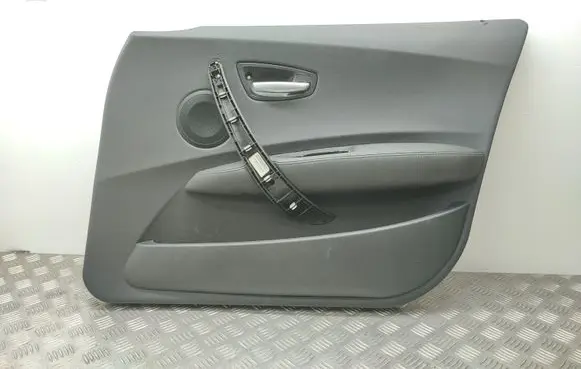 BMW 1 E81 E87 Front door card panel trim