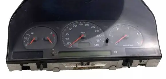 Volvo S70 V70 V70 XC Speedometer (instrument cluster) 9168386 9168144