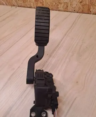 Renault Laguna II Accelerator throttle pedal 8200003392 6PV00811901