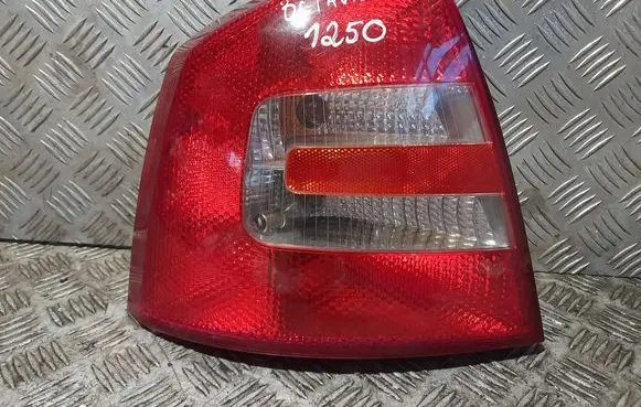 Skoda Octavia Mk2 (1Z) Rear/tail lights 1z5945095a