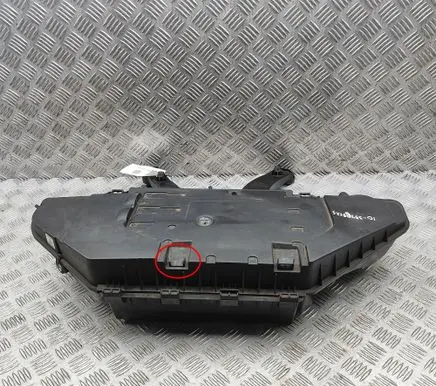 BMW X6 E71 Air filter box 7798340