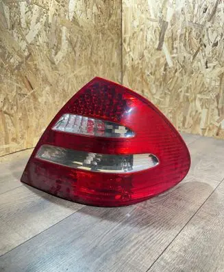 Mercedes-Benz E W211 Rear/tail lights A2118200664 334016 40840426