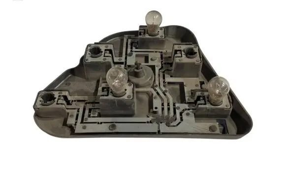 BMW 5 E39 Tail light bulb cover holder 8363566