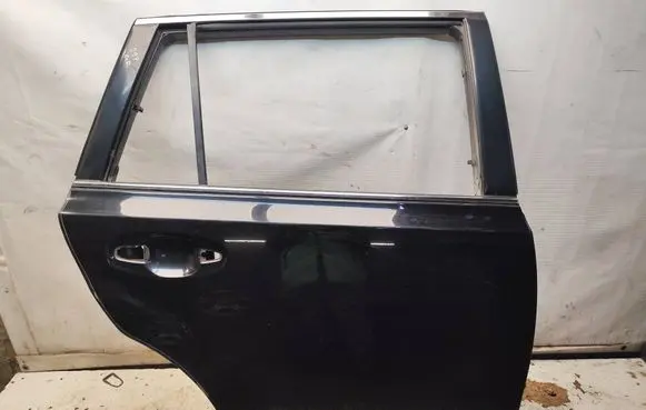 Subaru Legacy Rear door