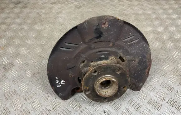 Subaru Outback Front wheel hub 