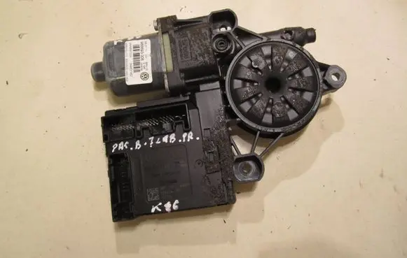 Volkswagen PASSAT B7 Front door window regulator motor 3C0959792C 918434110 8RF0014483