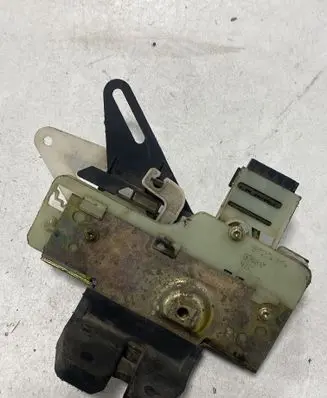 Tailgate/trunk/boot lock/catch/latch