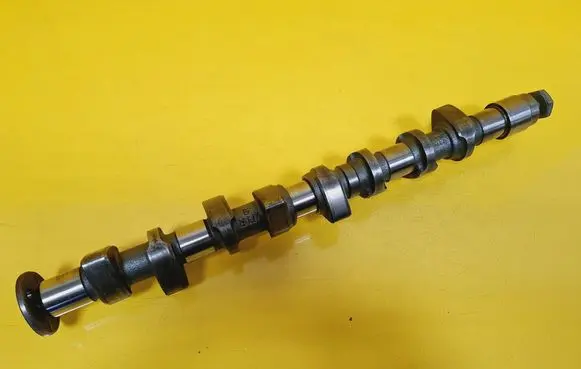 Volkswagen Golf III Camshaft 032S