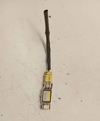 Mitsubishi Grandis Airbag deployment crash/impact sensor 8651A014 0568010243