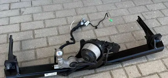 Volvo XC40 Tow bar 32270801