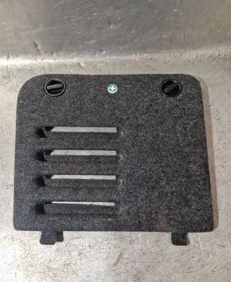 Trunk/boot lower side trim panel