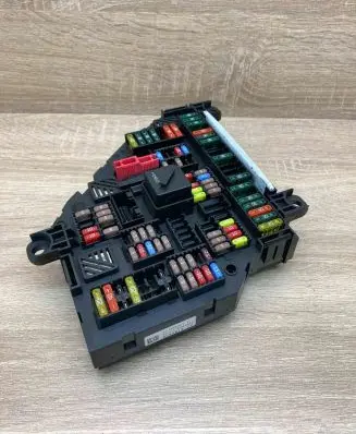 BMW 5 F10 F11 Fuse module 9252813