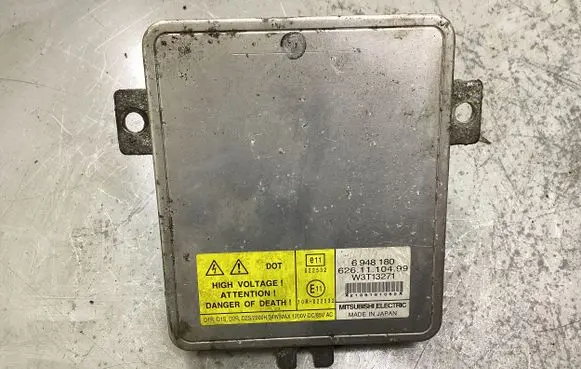 Volvo V70 Xenon control unit/module 6948180 6261110499