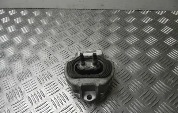 Jeep Grand Cherokee Engine mount bracket 68103111AB VD19917