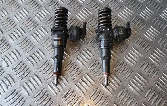 Volkswagen PASSAT B5.5 Fuel injectors set 0414720037 038130073AJ