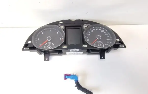 Volkswagen PASSAT B7 Speedometer (instrument cluster) 3AA920970E