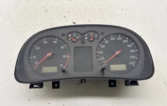 Volkswagen Golf IV Speedometer (instrument cluster) 1J0919860 110008773