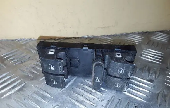 Volkswagen Golf V Electric window control switch 1K4959857