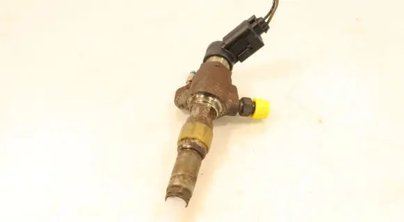 Ford Focus C-MAX Fuel injector 9802448680