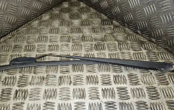 Opel Antara Front wiper blade arm