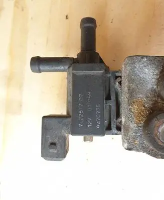Volvo S60 Turbo solenoid valve 72251702 9470775