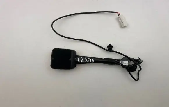 BMW 2 F44 Front seatbelt buckle 7456273 641624800D 11102023