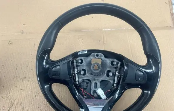 Renault Clio IV Steering wheel 985105453R 15122012 622484730A