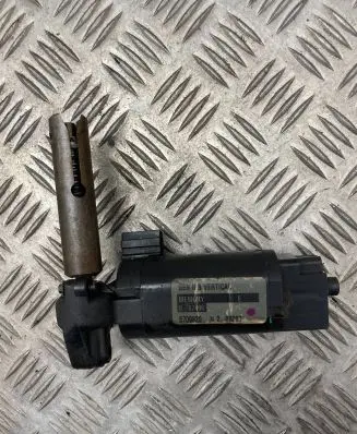 Chrysler Grand Voyager IV Seat adjustment motor 882496 5709820 05260