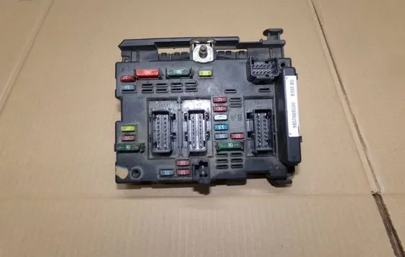 Citroen Berlingo BSM Control unit 9657608580