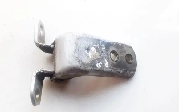 Suzuki Grand Vitara II Front door upper hinge