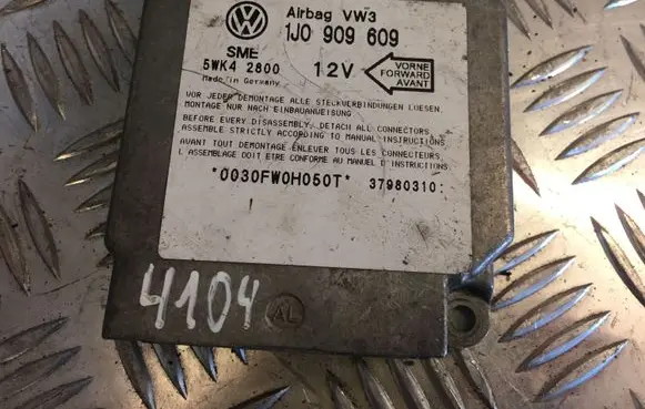 Volkswagen PASSAT B5.5 Airbag control unit/module 1J0909609 4104