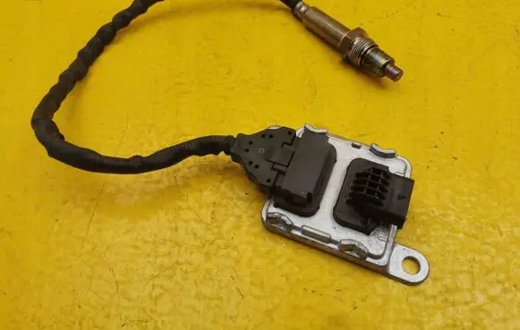 Mercedes-Benz E W213 Lambda probe sensor A0009058011