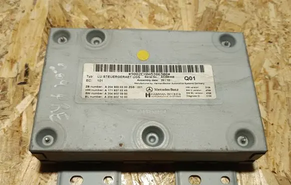 Mercedes-Benz E W212 Head unit multimedia control A2049000300 A1718270345 A2049020900