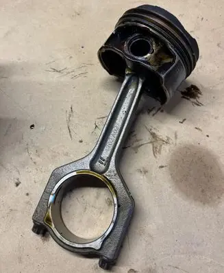 BMW 5 F10 F11 Piston with connecting rod 1702A027